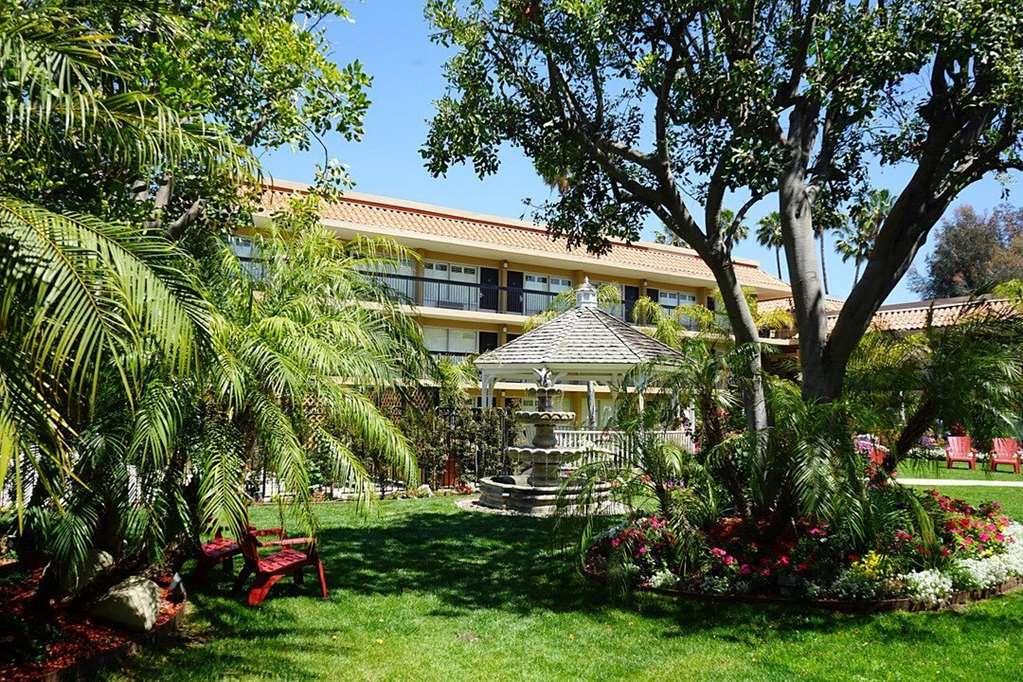 Palm Garden Thousand Oaks