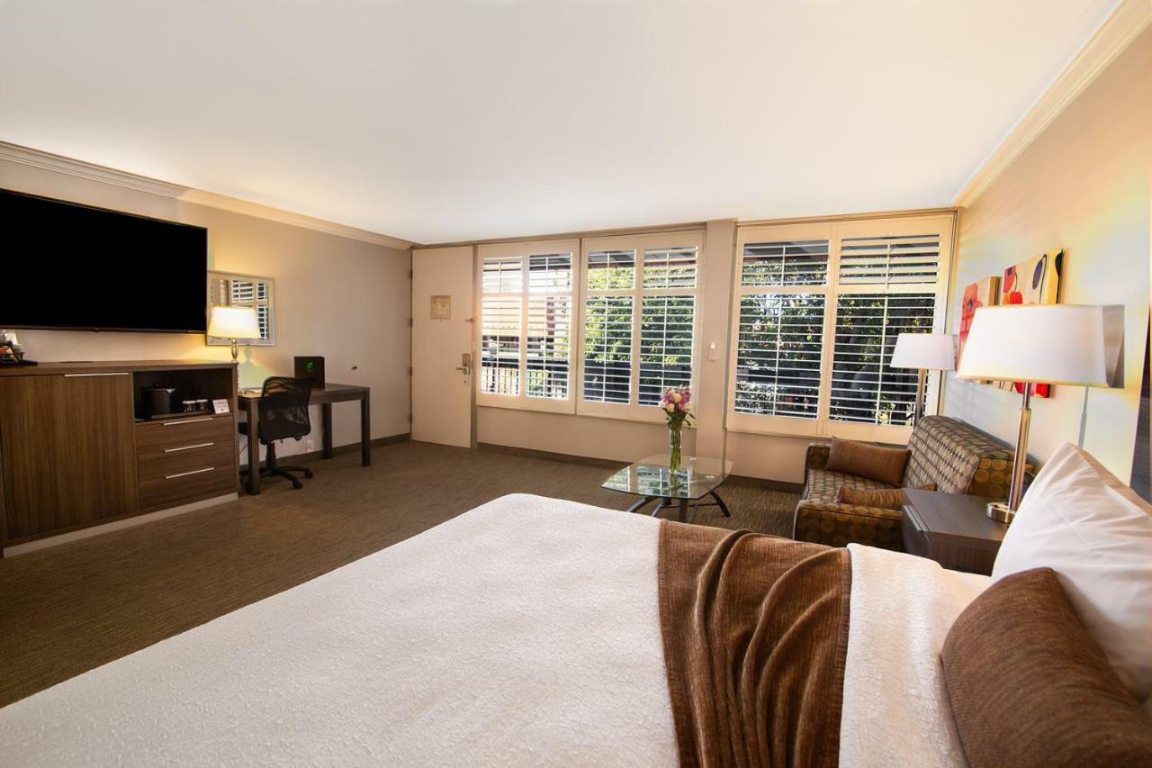 Palm Garden Thousand Oaks